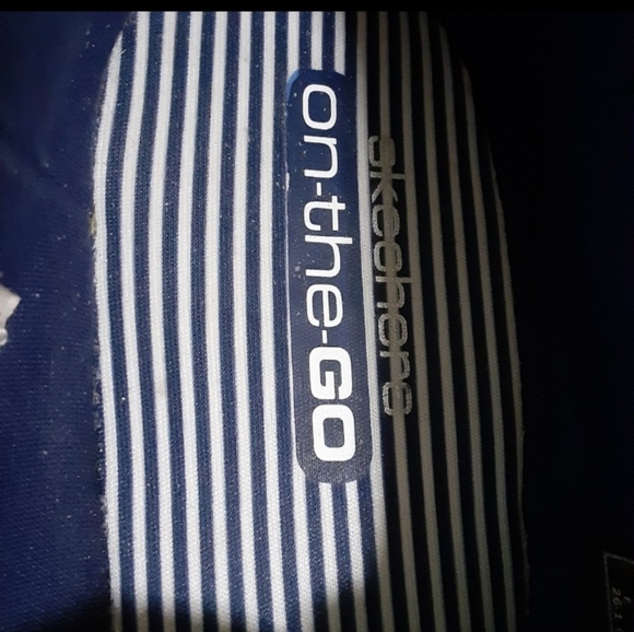 Skechers Size 9.5 - Picture 6 of 6